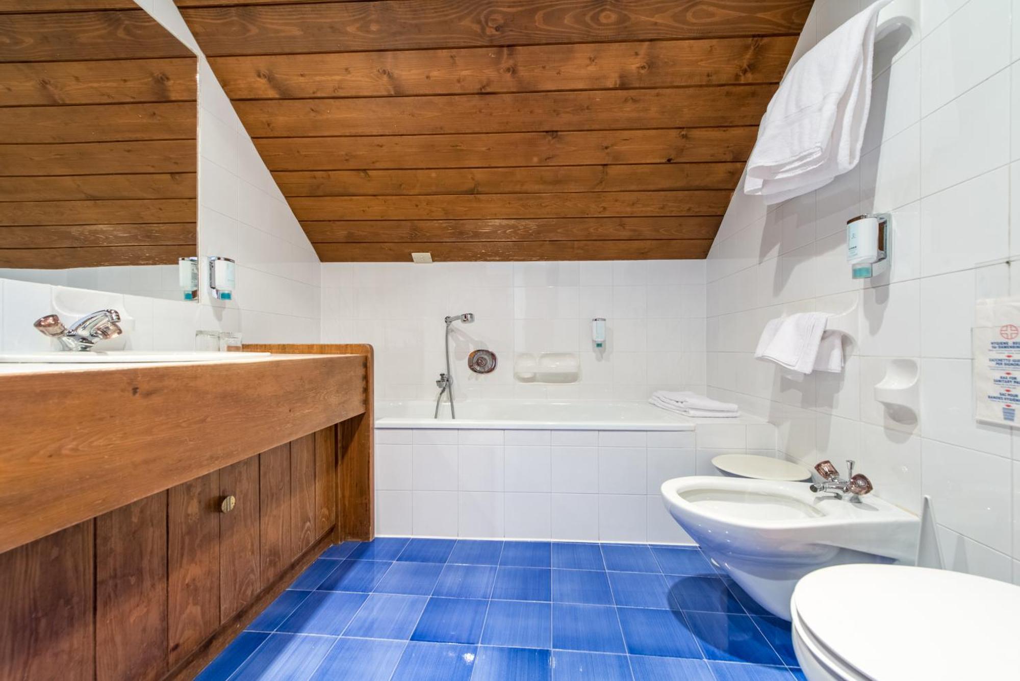 Adler Suite&Stube Niederdorf Exteriör bild