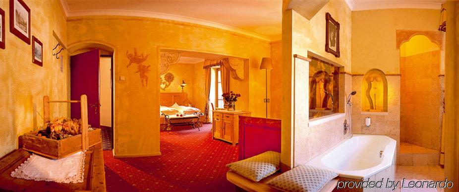 Adler Suite&Stube Niederdorf Rum bild