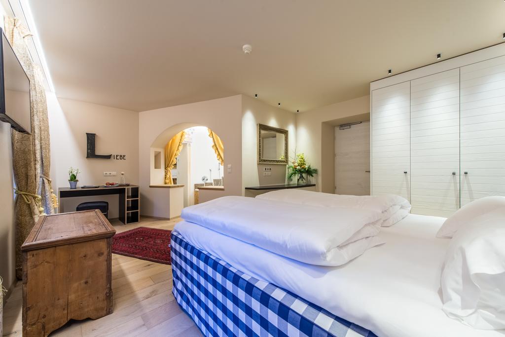 Adler Suite&Stube Niederdorf Exteriör bild