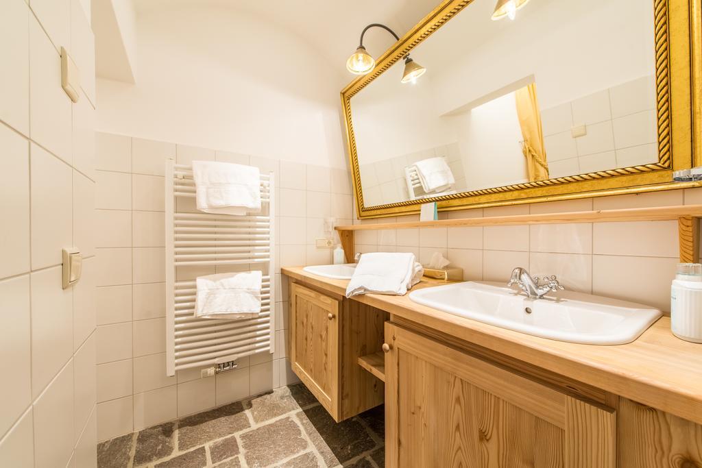 Adler Suite&Stube Niederdorf Exteriör bild