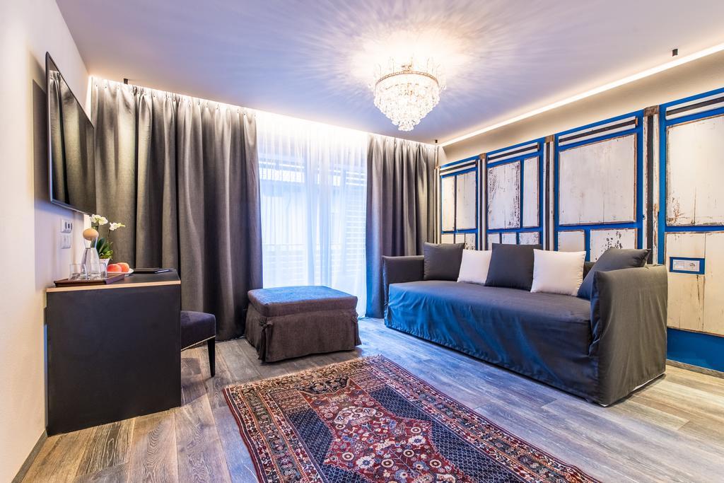 Adler Suite&Stube Niederdorf Exteriör bild