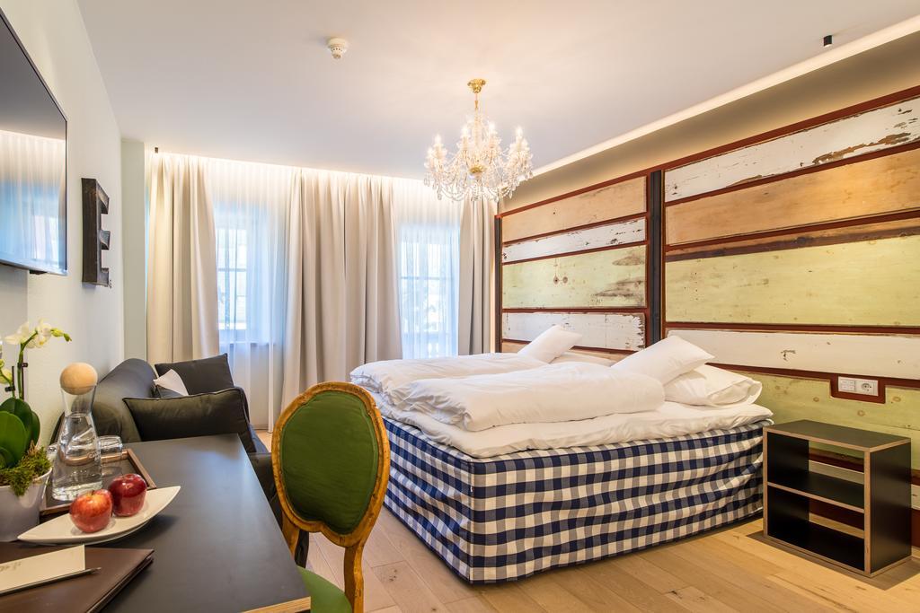 Adler Suite&Stube Niederdorf Rum bild