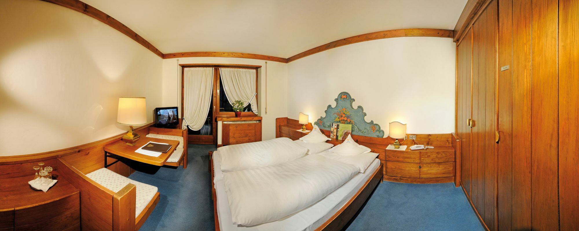 Adler Suite&Stube Niederdorf Exteriör bild